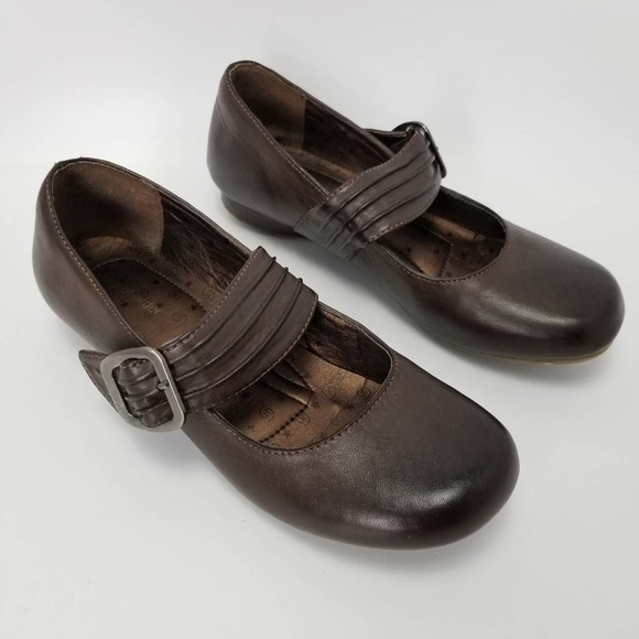 Out Of Order Leather Mary Jane Flat Shoes Brown Buckle Adjustable Strap Size 7 - Picture 9 of 12